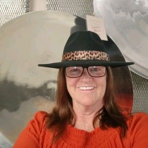 Meet your Posher, Luann